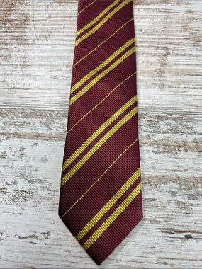 Hot Topic Skinny Tie Burgundy Gold Striped 2” Gryffindor Style Harry Potter